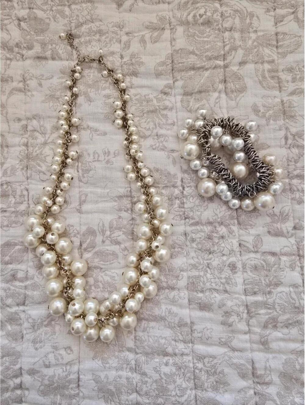 Sale! 3/$10 Mix & Match Any 3 Items Marked $5**Faux pearl necklace and bracelet